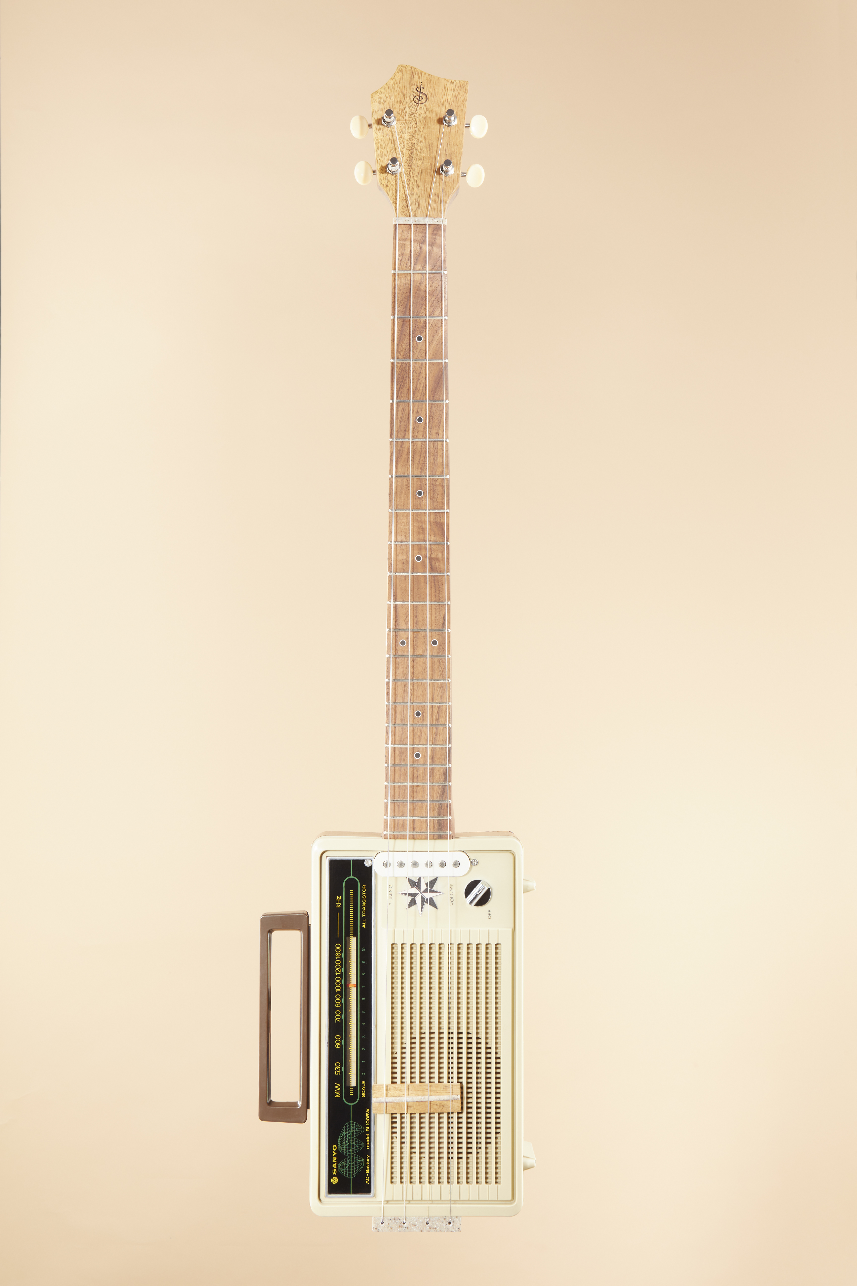Radio guitar custom build by Strasdin Instruments